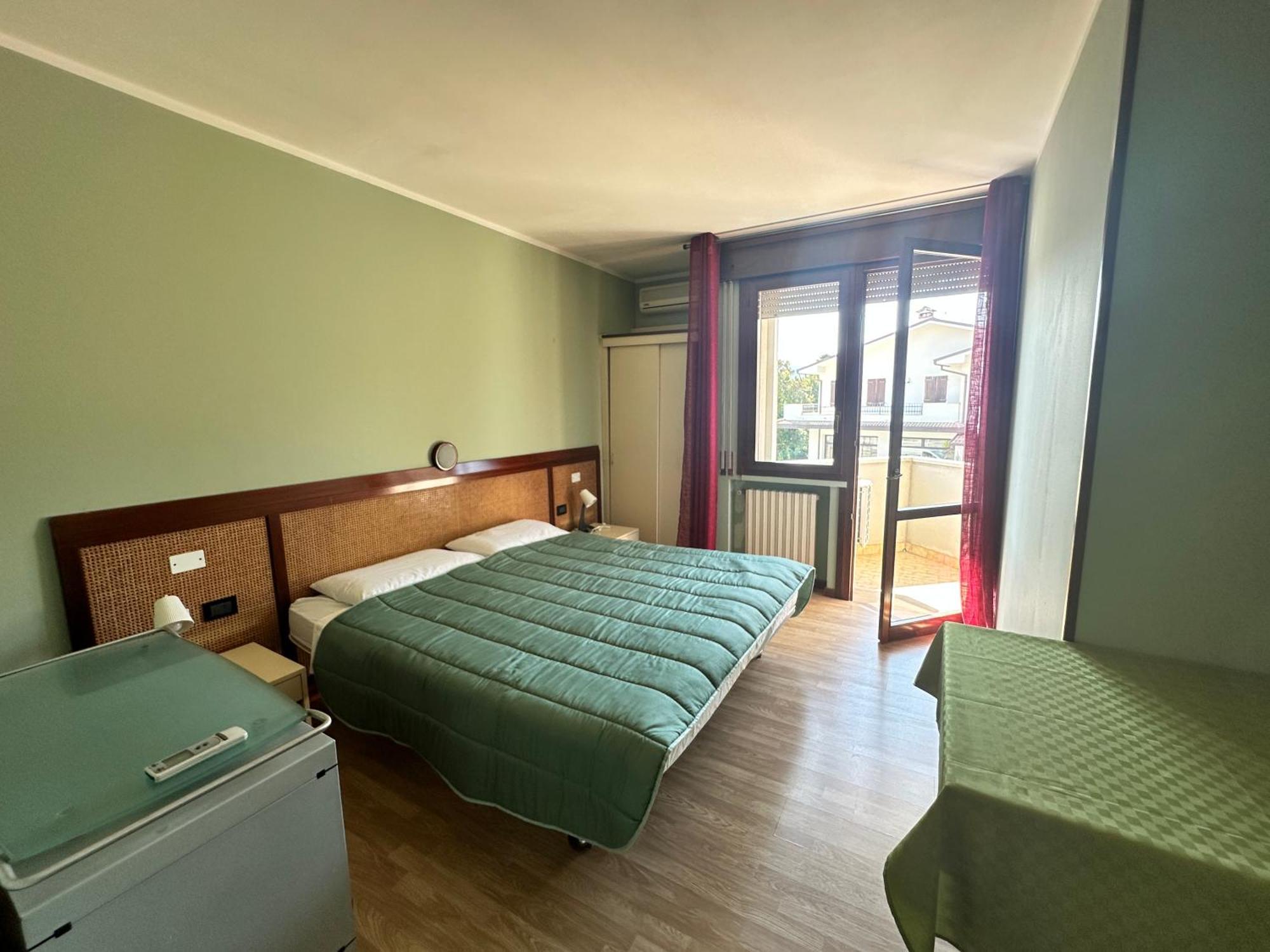 Hotel Battaglia Батталья-Терме Екстер'єр фото